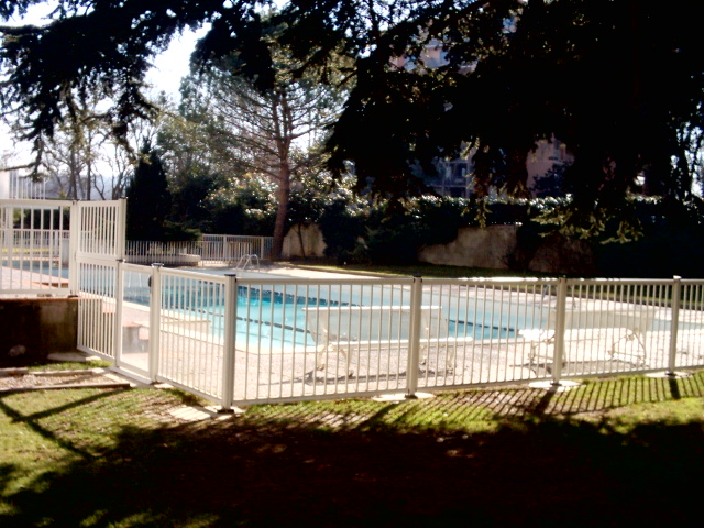 cloture de piscine - Blanc TECHNAL - Saint Orens
